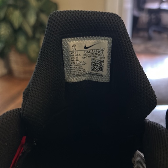 Nice airmax impact 4 worn one time. Great condition and comes with original box - Picture 3 of 6